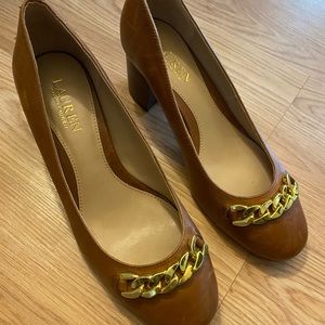 NWOT* LAUREN Ralph Lauren gold chain block heels